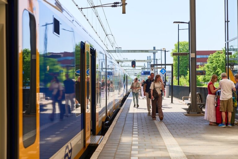 NS Urges Passengers to Review or Cancel Nederland Dal Vrij Subscription After Summer Promotion