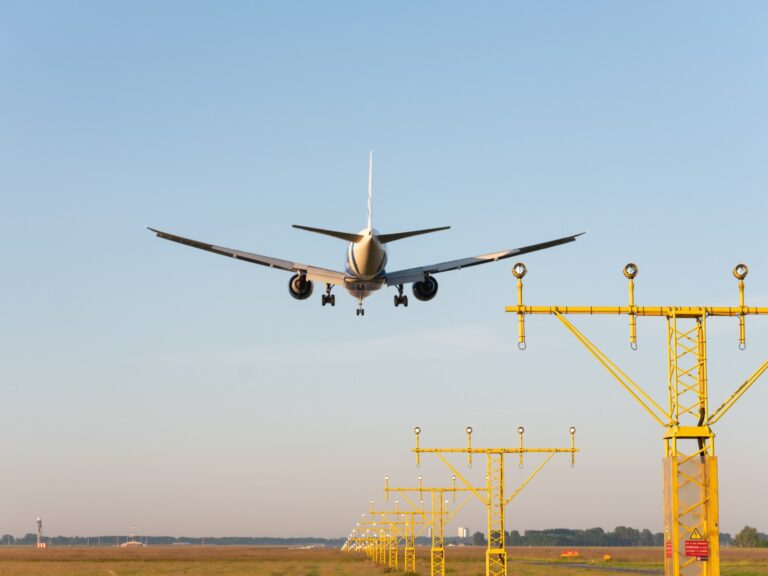 Schiphol to close Buitenveldertbaan Runway for annual maintenance
