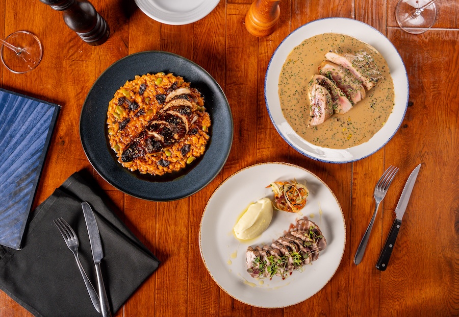 Alaska and Hawaiian Airlines refresh premium menus and wine selections 1 Alaska and Hawaiian Airlines refresh premium menus and wine selections - Alaska and Hawaiian Airlines refresh premium menus and wine selections