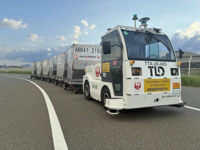 JAL introduces driverless cargo towing at Fukuoka Airport